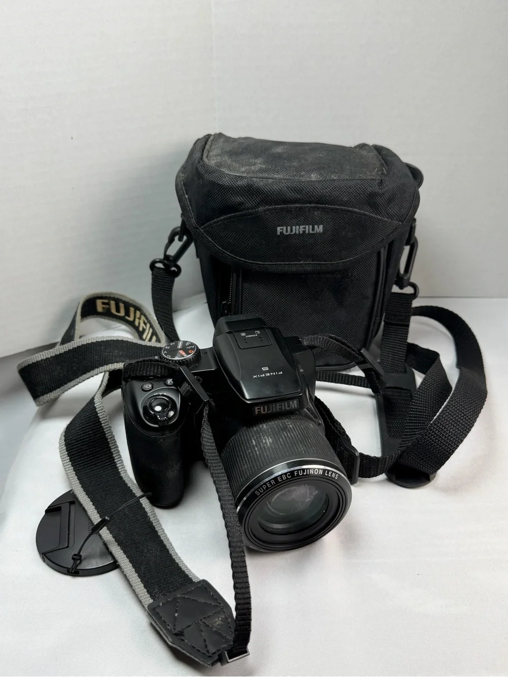 Fujifilm Finepix S8200 Digital Camera, Strap, & Case Not Working Display Or Part